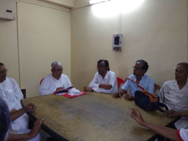 ১০০ টাকায় চিকিৎসা! হাসপাতাল খুলল সিপিএম ১০০ টাকায় চিকিৎসা! হাসপাতাল খুলল সিপিএম