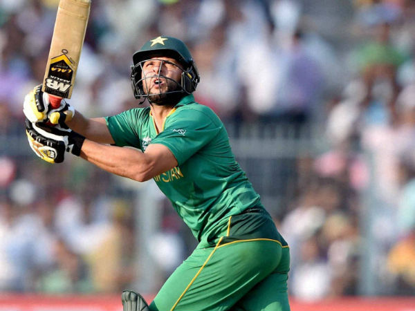 ভারতের হাত থেকে জয় ছিনিয়ে নেন আফ্রিদি ভারতের হাত থেকে জয় ছিনিয়ে নেন আফ্রিদি