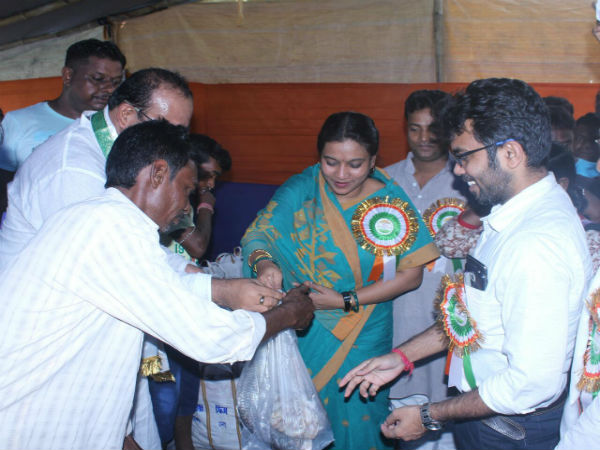 রান্না পুজোয় অনুদানের ডালি সাজিয়ে ৪০০ পরিবারের পাশে তৃণমূল বিধায়ক