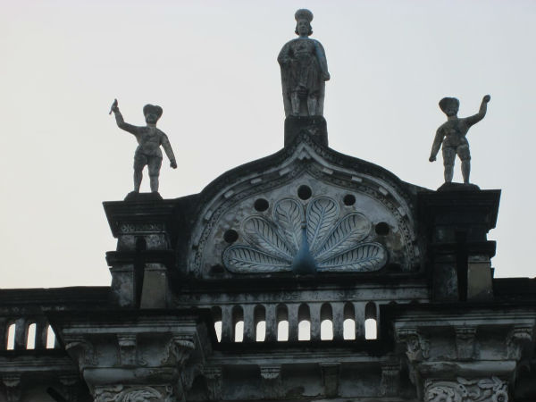 টাকির জমিদার বাড়ির পুজো টাকির জমিদার বাড়ির পুজো