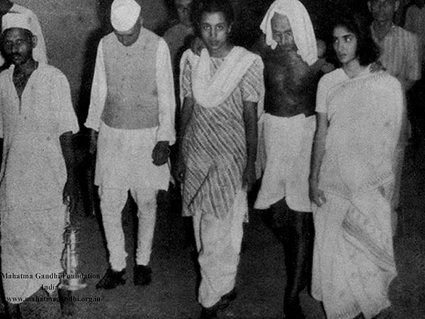 বিতর্কিত প্রয়াণের তিন দশক পর আজও সমান প্রাসঙ্গিক ইন্দিরা গান্ধী 