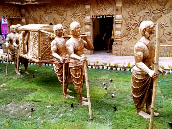 কত বছরে পা দিল এখানের পুজো? 