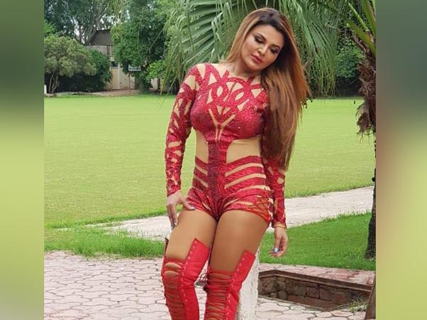 রাখীর কেরিয়ারগ্রাফ 