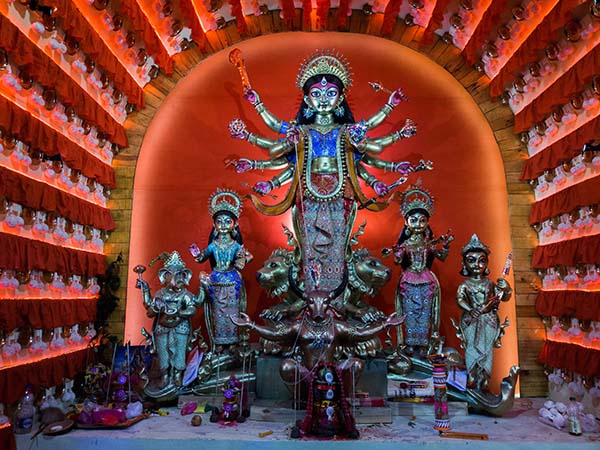 মকর মকর