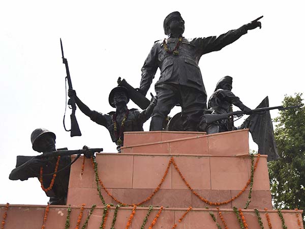 জীবনদর্শন নিয়ে বার্তা 