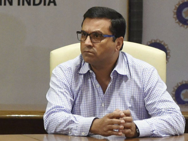 কাজের সূত্রে পরিচয়