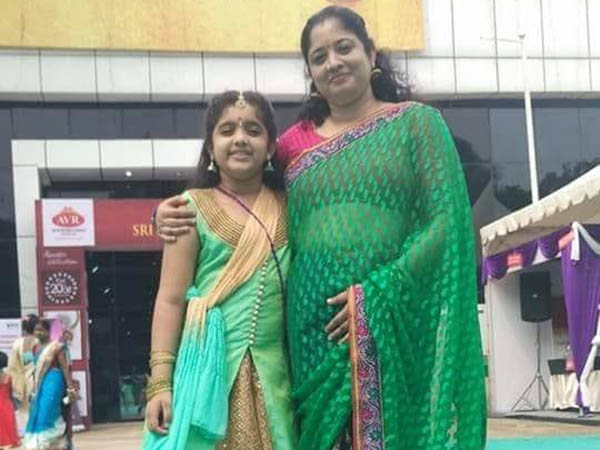 কাজের ফাঁকে কখনও মনে হয়..এই সফরটা কীভাবে শুরু হয়েছিল.. যে ছোট্ট সঙ্গীতা দি কোথায় ছিল , আর কোথায় পৌঁছল? 