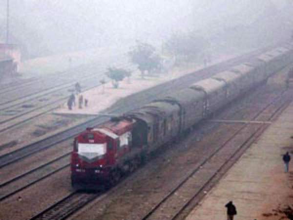 ট্রেনের বেগ ঘন্টায় ৭৫ কিমি