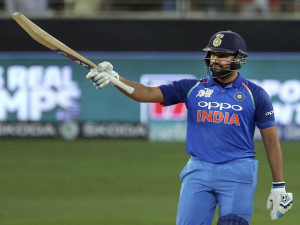 সবচেয়ে কম ইনিংসে ২১টি শতরান (রোহিত চারে)