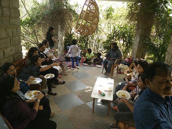 ভোগ থেকে খাবার স্টল 