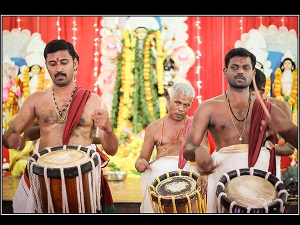 পুজোর ভোগ থেকে বরণে আমন্ত্রিত সকলে 