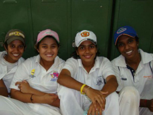 ক্রিকেট এবং বৃন্দা ক্রিকেট এবং বৃন্দা