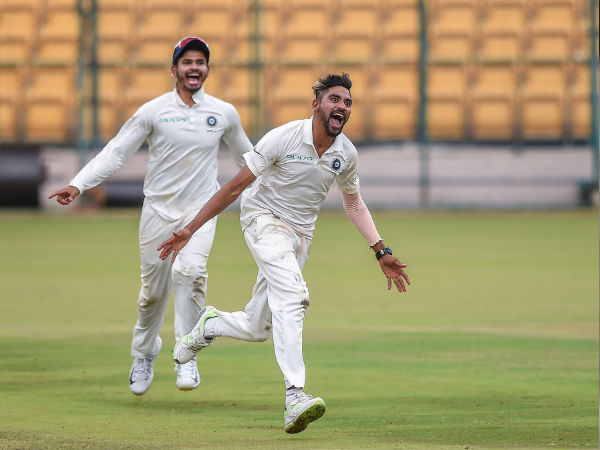 চাপ কাটিয়েছিলেন কোহলি