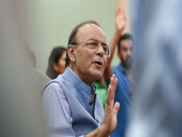 কেন্দ্রের তরফে পেট্রোল-ডিজেলের মূল্যহ্রাস কেন্দ্রের তরফে পেট্রোল-ডিজেলের মূল্যহ্রাস