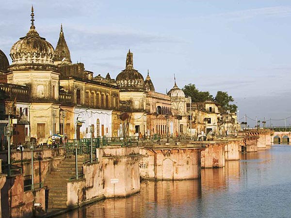 বাবরি মসজিদ ধ্বংসে আদবানীর নামে মামলা