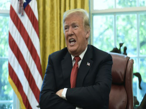 ওবামা-ক্লিন্টনের কাছে সন্দেহজনক পার্সেল বোমা! ক্ষিপ্ত ট্রাম্প যা বললেন ওবামা-ক্লিন্টনের কাছে সন্দেহজনক পার্সেল বোমা! ক্ষিপ্ত ট্রাম্প যা বললেন