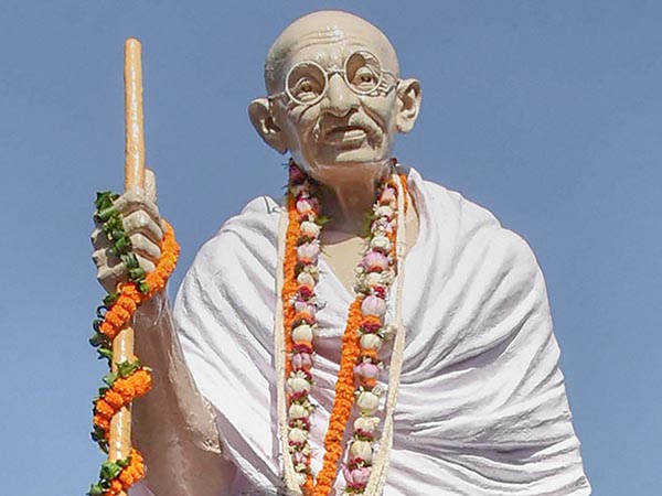 ক্ষমতা নিয়ে তাঁর মত 