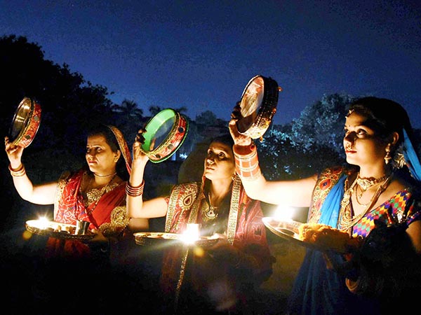  করওয়া চৌথের পুজোর তিথি