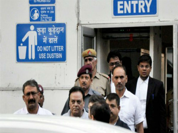 সামান্য মাংস ব্যবসায়ী থেকে প্রভাবশালী! ৩ সিবিআই প্রধানের অপসারণের পিছনে যে ব্যক্তি সামান্য মাংস ব্যবসায়ী থেকে প্রভাবশালী! ৩ সিবিআই প্রধানের অপসারণের পিছনে যে ব্যক্তি