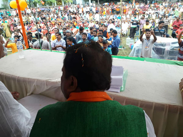 কারখানা খোলেনি, বেড়েছে নারী নির্যাতন কারখানা খোলেনি, বেড়েছে নারী নির্যাতন