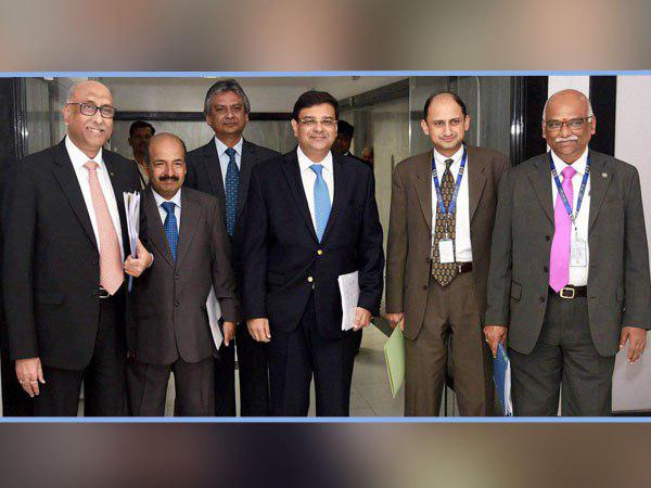 এমন উদ্য়োগে কি কার্যকরিতা হারাবে আরবিআই, বাড়ছে শঙ্কা 