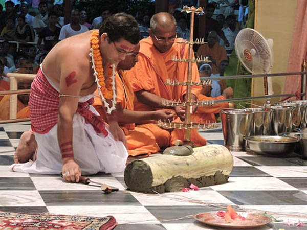  সন্ধি পুজোয় মহাপ্রসাদ