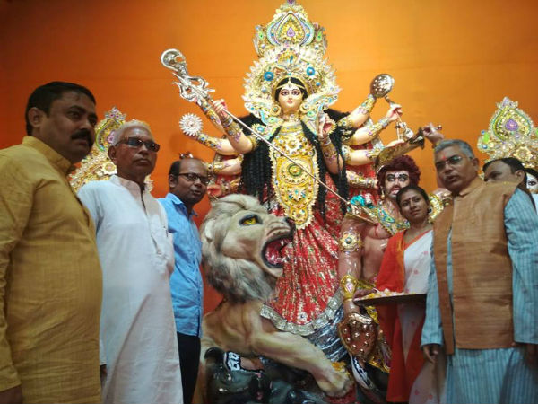 পুজোর উদ্বোধনে সায়ন্ত্বন বসু