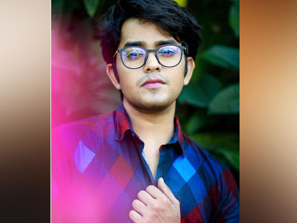  এখন মায়ের সঙ্গে দূর্গাপুজো কিভাবে কাটে?