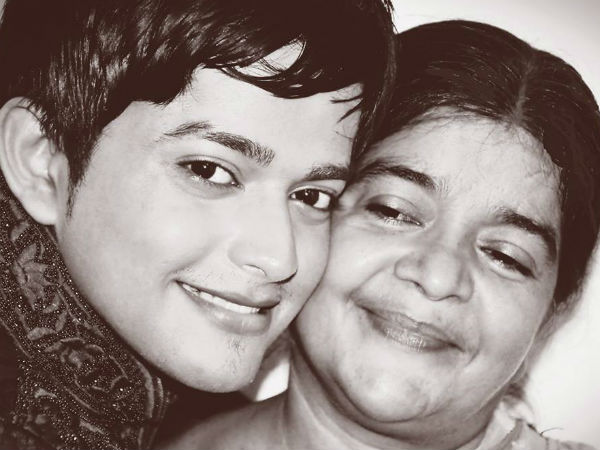 সায়ক, তুমি দুর্গা হিসাবে কাকে বেছে নেবে?