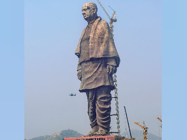 মোদীর হাতে সর্দার প্যাটেলের মূর্তি উন্মোচন, নেপথ্যে বইছে ক্ষোভ ও আতঙ্কের চোরাস্রোত মোদীর হাতে সর্দার প্যাটেলের মূর্তি উন্মোচন, নেপথ্যে বইছে ক্ষোভ ও আতঙ্কের চোরাস্রোত