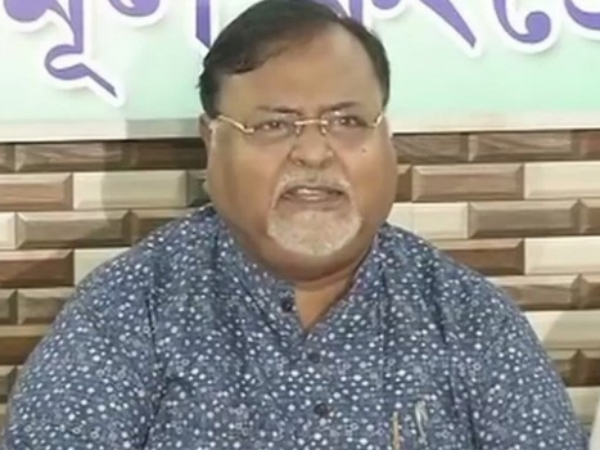মমতার পথই সঠিক, বললেন পার্থ