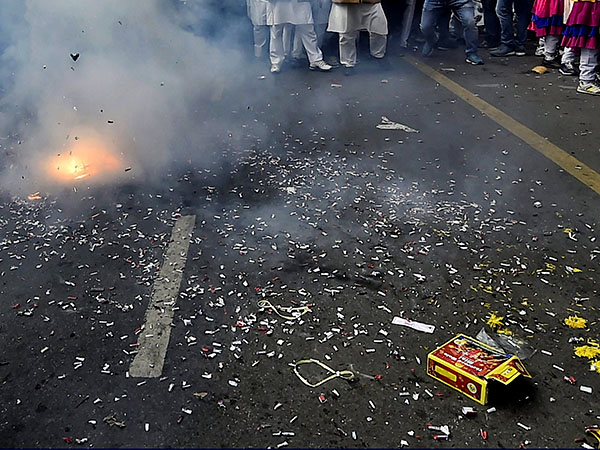পুলিশের চেষ্টা বিফলে পুলিশের চেষ্টা বিফলে
