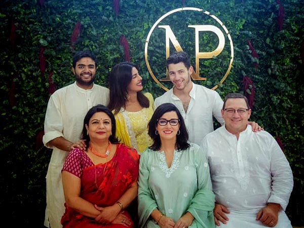 পরপর রিসেপশন 