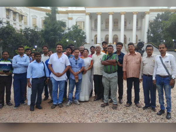 বেতন বৈষম্য অব্যাহত, রাজ্যপালের কাছে স্মারকলিপি বেতন বৈষম্য অব্যাহত, রাজ্যপালের কাছে স্মারকলিপি