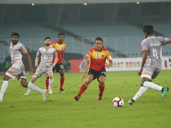 তিনটি বদল