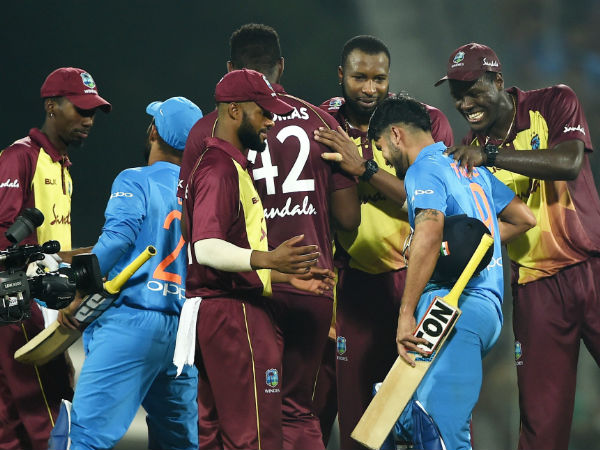 সন্তুষ্ট নন রোহিত সন্তুষ্ট নন রোহিত