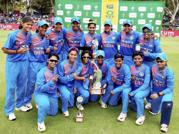 দলে কোনঠাসা 