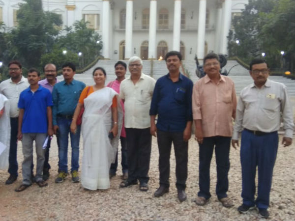 রাজ্যপালের আশ্বাস শিক্ষকদেরকে রাজ্যপালের আশ্বাস শিক্ষকদেরকে