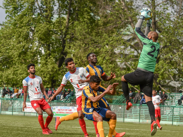 ফুটবলেই মুখে হাসি