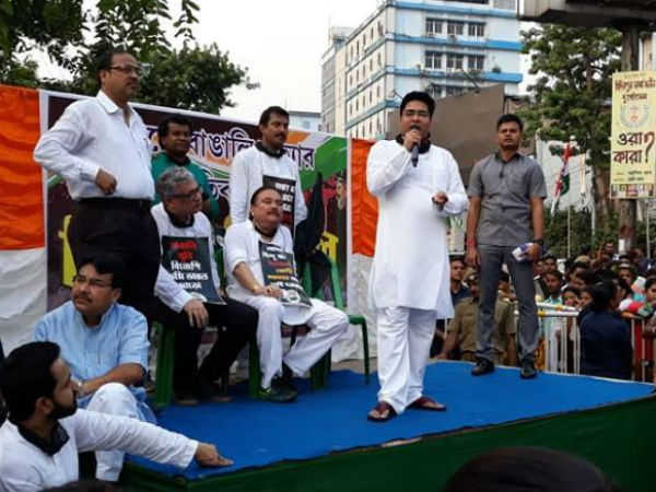 মুখ্যমন্ত্রীর পদত্যাগ দাবি অভিষেকের, বাঙালি-নিধনের প্রতিবাদে গর্জে উঠল কলকাতা