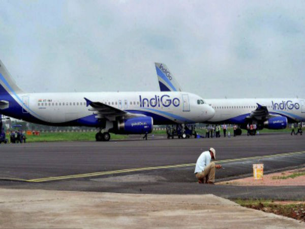 অভিযোগ বাতিল বিমান সংস্থার