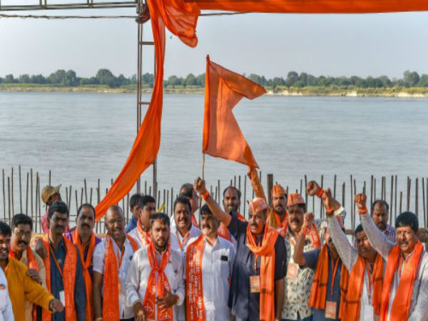 অযোধ্যায় আরএসএস ও ভিএইচপি অযোধ্যায় আরএসএস ও ভিএইচপি