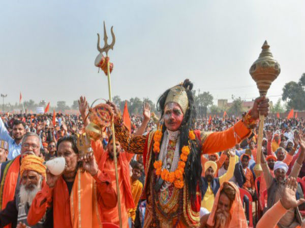 এলাহাবাদ হাইকোর্টের রায়ে স্থগিতাদেশ