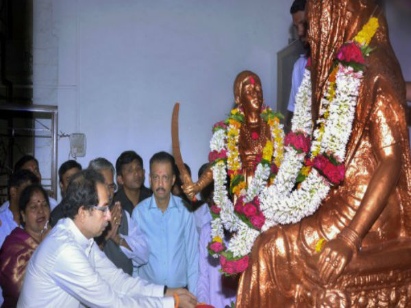 অযোধ্যা যাচ্ছেন উদ্ধব অযোধ্যা যাচ্ছেন উদ্ধব
