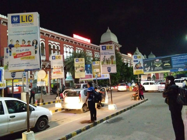 চলন্ত ট্রেনে ঝুলছেন যাত্রী! উদ্ধারে যা করলেন আরপিএফ কর্মী, দেখুন ভিডিও চলন্ত ট্রেনে ঝুলছেন যাত্রী! উদ্ধারে যা করলেন আরপিএফ কর্মী, দেখুন ভিডিও