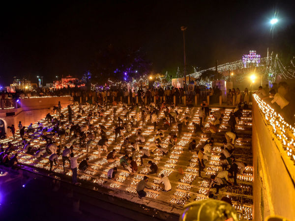 ৩ লক্ষেরও বেশি প্রদীপ