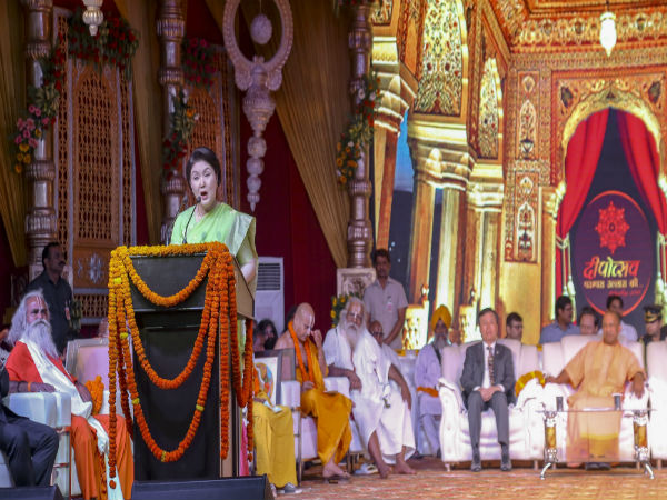 বিশ্ব রেকর্ড গড়া এই উৎসবের নাম দীপোৎসব