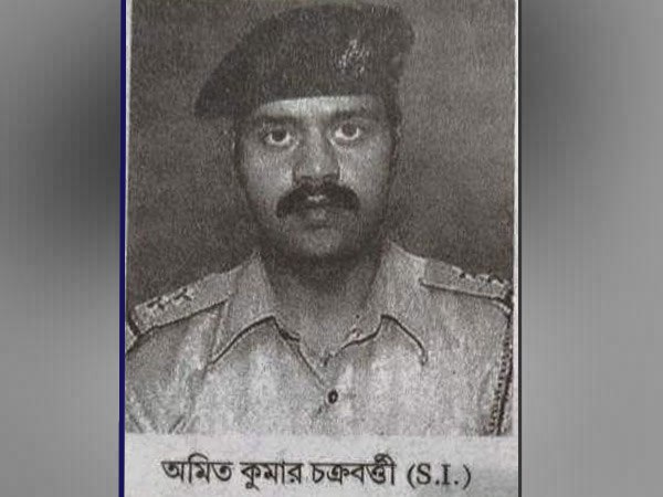 স্ত্রীর অভিযোগ পুলিশের দিকে স্ত্রীর অভিযোগ পুলিশের দিকে