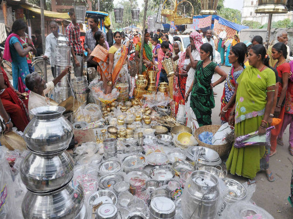 রাজা হংস-এর কন্যার সঙ্গে রাজপুত্রের সাক্ষাৎ