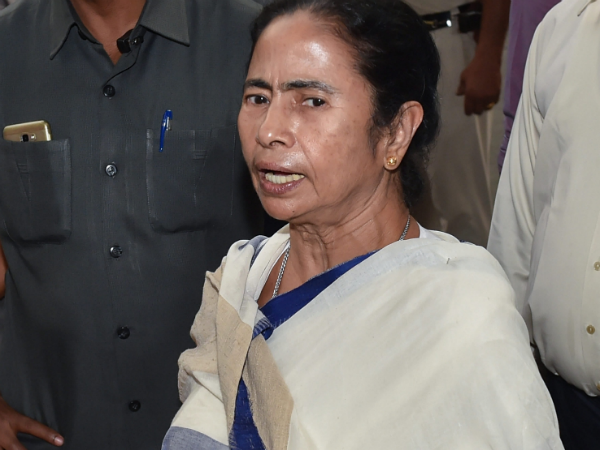 সিবিআই ইস্যুতে তোপ